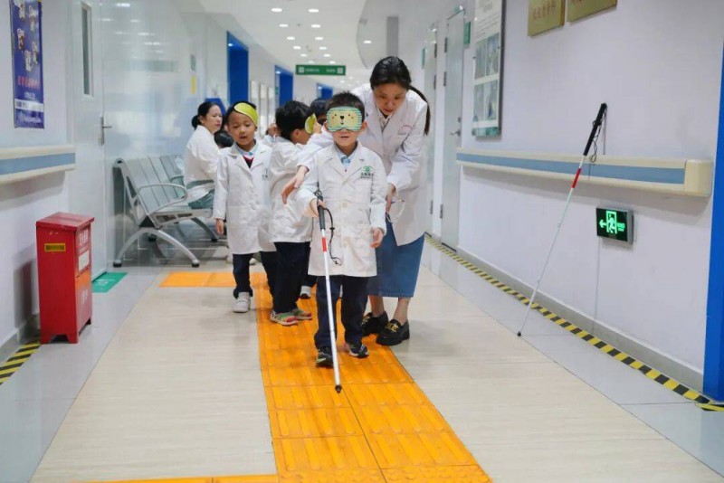 “爱眼小卫士”科普探秘，从小养成近视防控好习惯