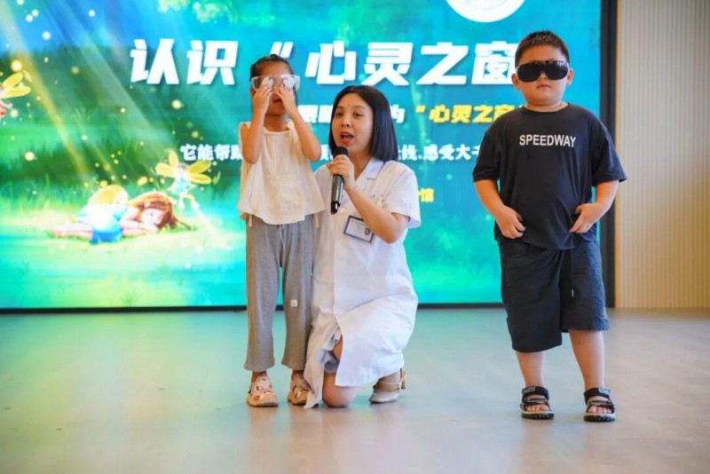 多方联动,多措并举:东南眼科医院全国近视防控宣传教育月系列活动走进福州校园