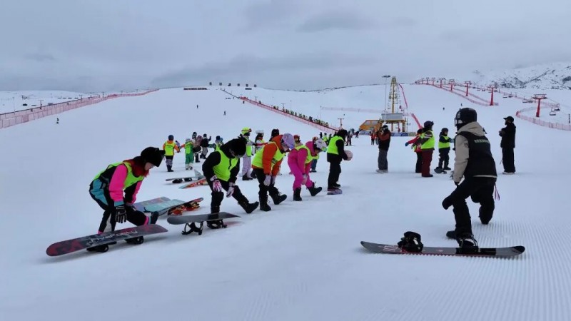 2026年额敏县“也迷里杯”青少年集训营开营