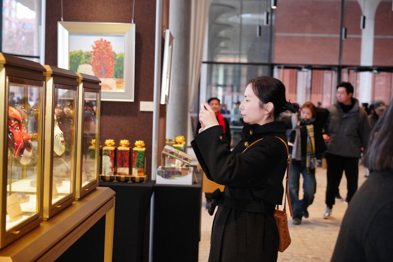 陶瓷界开先河!首届“陶瓷春晚”如何成为五粮文创品牌升维支点