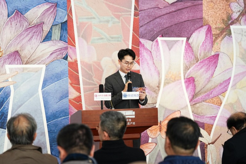 泥金飞彩诗心万象：守护者传播计划·张闻冰陶瓷艺术展在京开幕