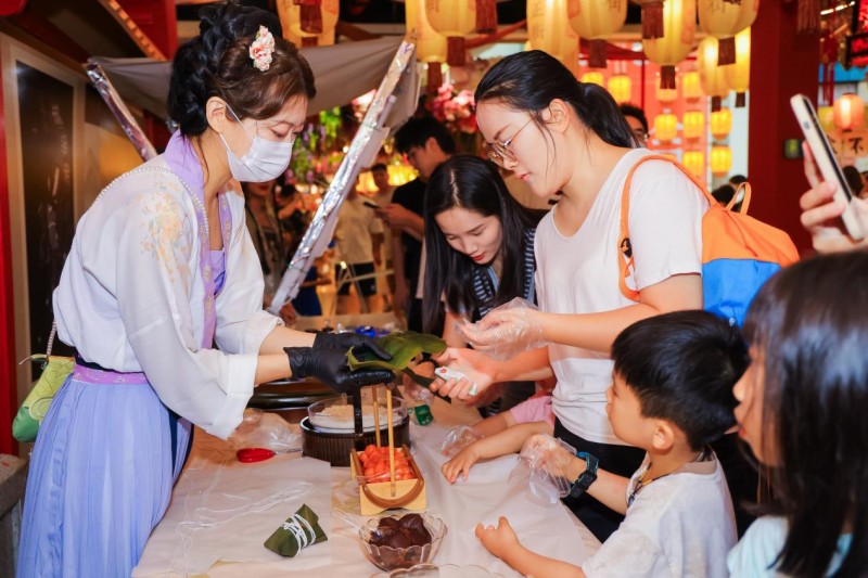 沉浸式体验赋能双节消费 广州正佳广场打造文旅融合新样本