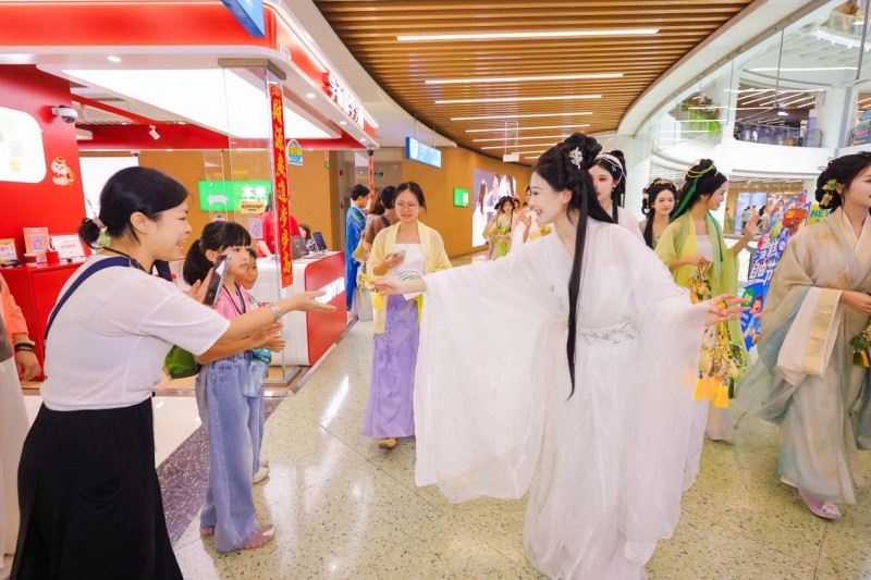 沉浸式体验赋能双节消费 广州正佳广场打造文旅融合新样本