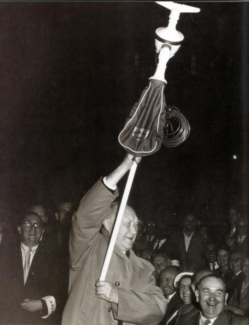 福维克集团：百年德国的“工匠制造”