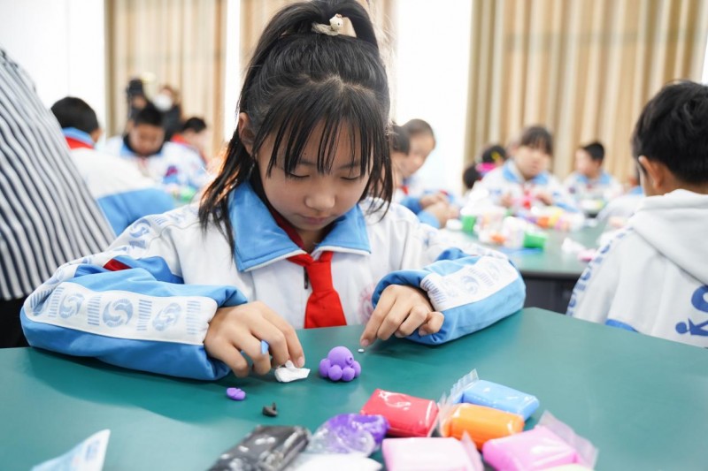 “与爱同行 呵护成长” 龙江福彩助力留守儿童快乐奔跑