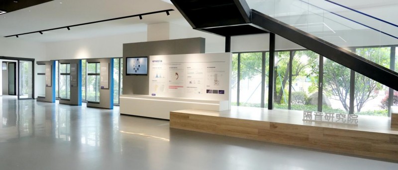 皇派门窗亮相吴晓波年终秀,硬核门窗科技听见美好声音