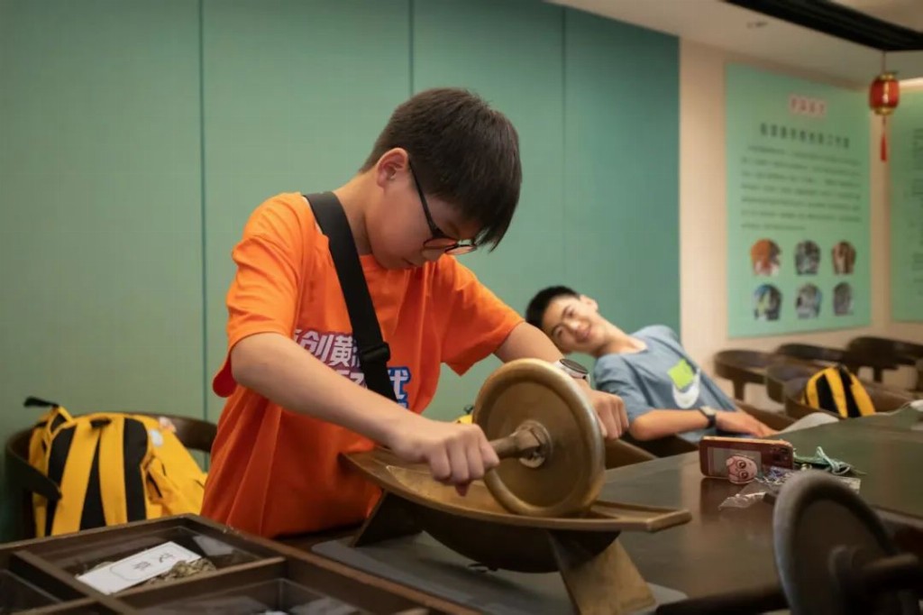 海创黄浦·智汇z世代 | 从舌尖到指尖：华裔青少年深度体验中国非遗文化