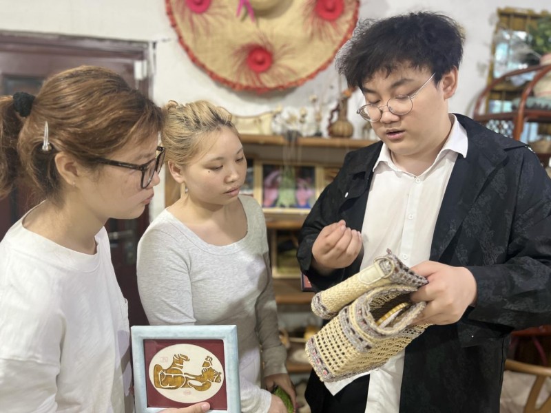 “万编不离其棕—科技赋能非遗棕编新发展”