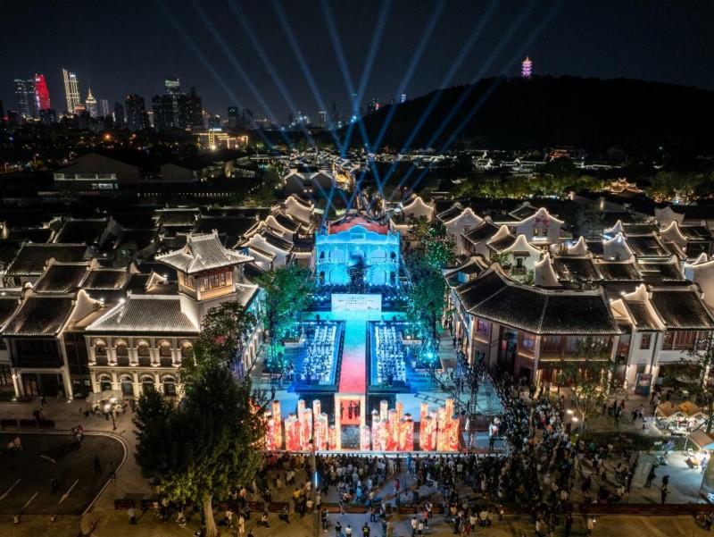 惊艳亮相！中建八局总承包公司承建的无锡惠山古镇映月里街区正式开街