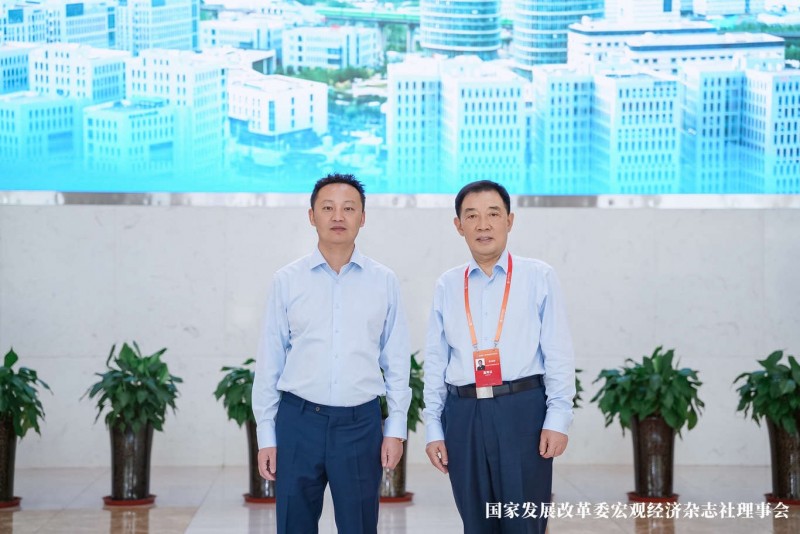 袁道红受邀考察新疆数字经济标杆企业，共探发展新机遇