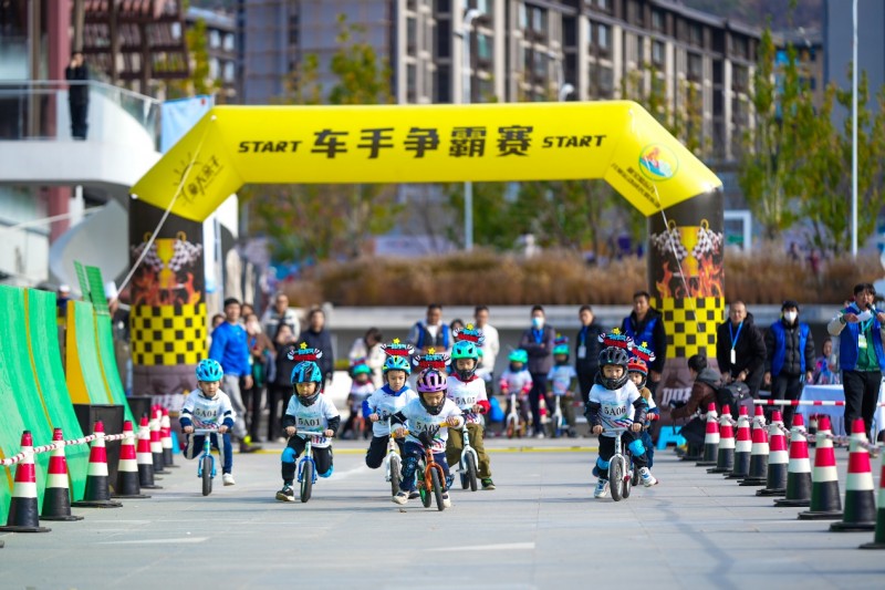 2024环门头沟国际公路自行车赛 暨2024门头沟山野户外骑游大会拉开帷幕