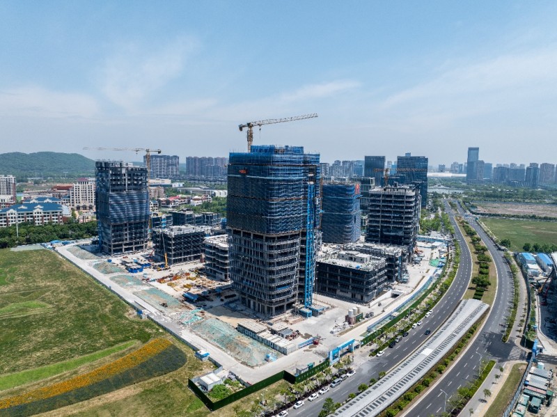 刷新进度条！由中建八局总承包公司承建的文景总部园项目主体结构全面封顶