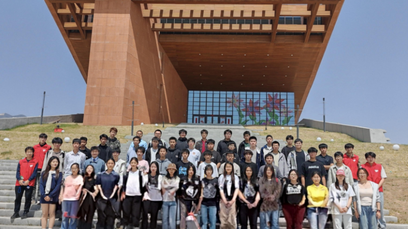 践行公益初心  引领红色光影志愿之旅 传承抗战精神