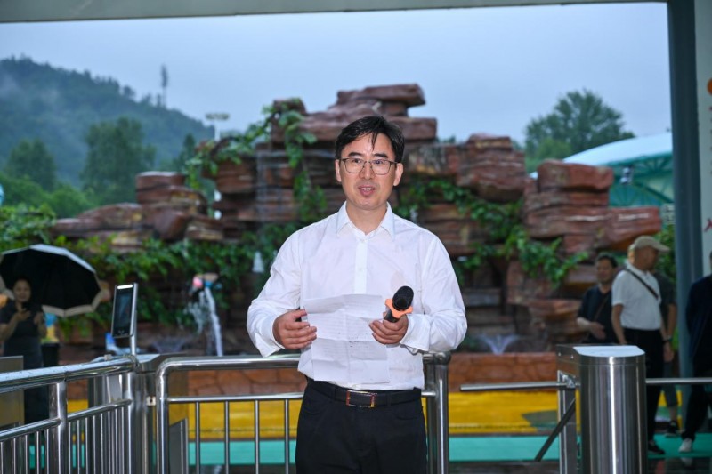 金剪裁锦秀，水花绽欢歌！木兰山水世界开业剪彩仪式璀璨启幕