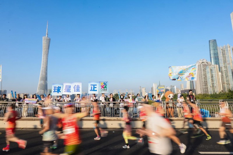 与城市同频,为奔跑喝彩:正佳广场五度助力广马书写活力新篇