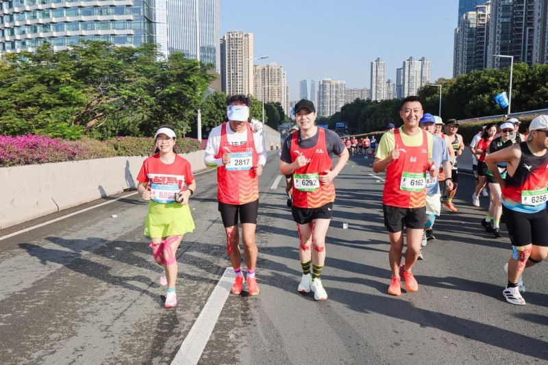 与城市同频,为奔跑喝彩:正佳广场五度助力广马书写活力新篇