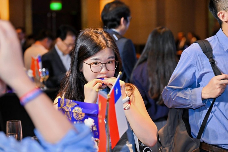 智利领事馆官方推荐：高端西梅西梅纤生亮相智利国庆庆典