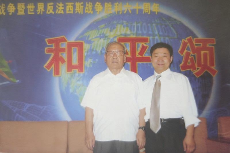 以科研报效祖国 圆民族健康之梦  ——爱国科学家楼秀余二十年科研长征致敬抗战精神