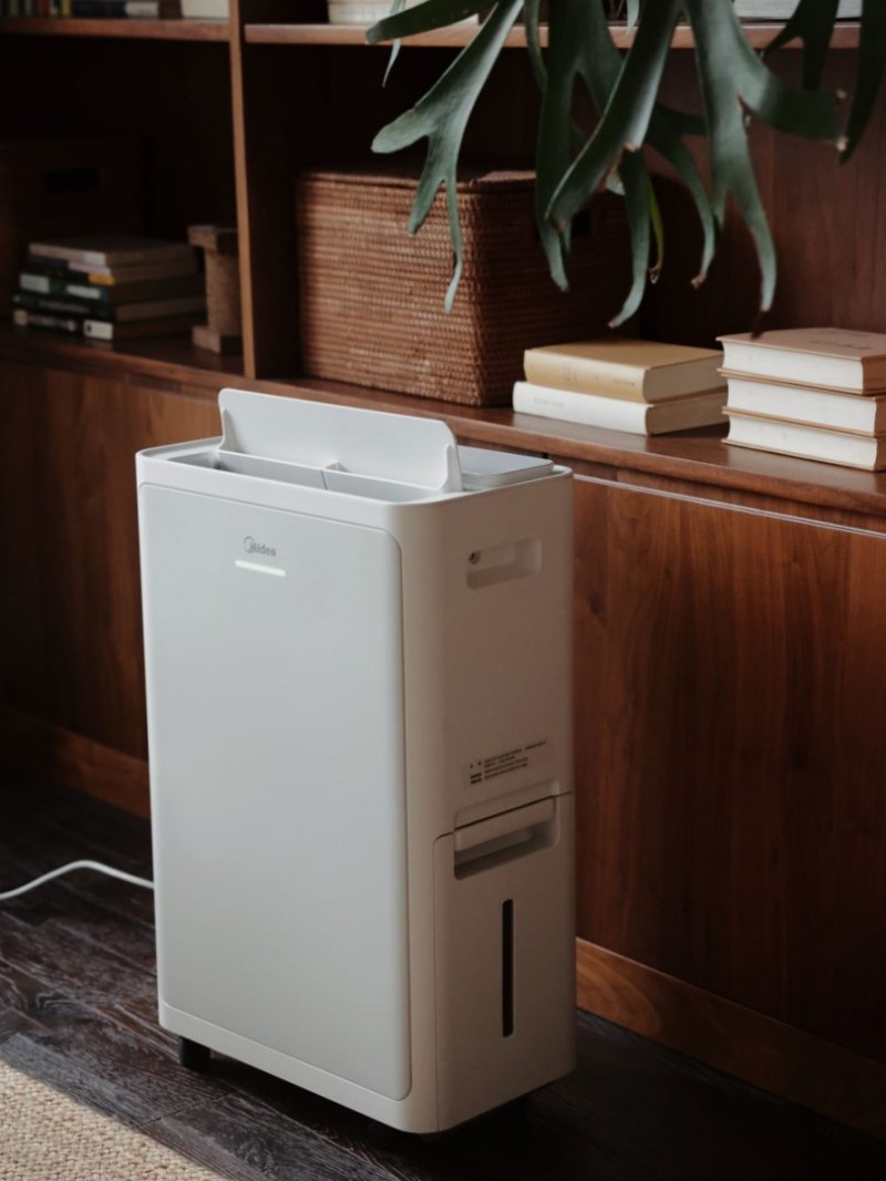 告别潮湿闷热，拥抱干爽睡眠——美的安睡除湿机不愧是梅雨季的救命机