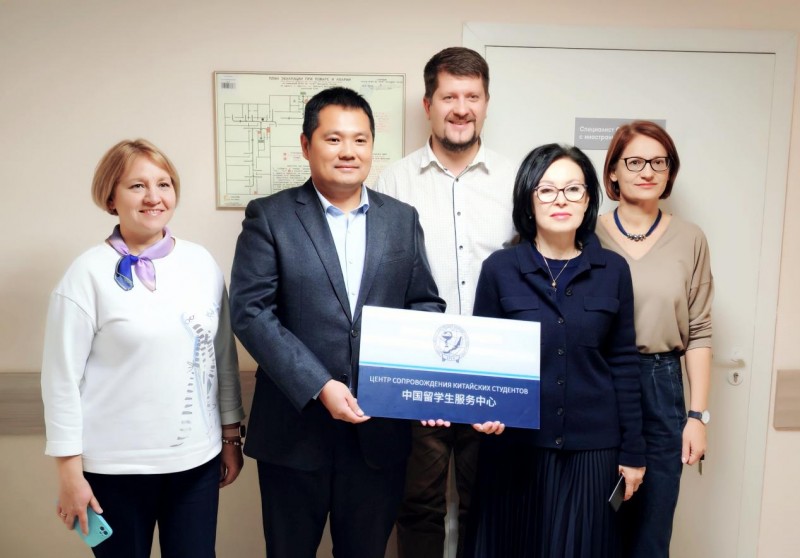 一束来自西伯利亚的教育微光：在浮躁留学时代，如何托起医学梦想的重量？