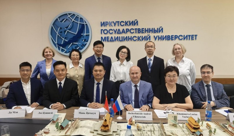 一束来自西伯利亚的教育微光：在浮躁留学时代，如何托起医学梦想的重量？