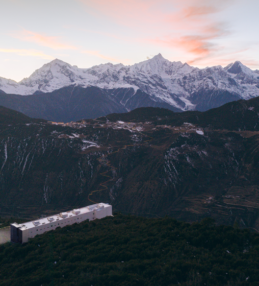 东方美境,神山之畔:德钦梅里泊度酒店卓然启幕