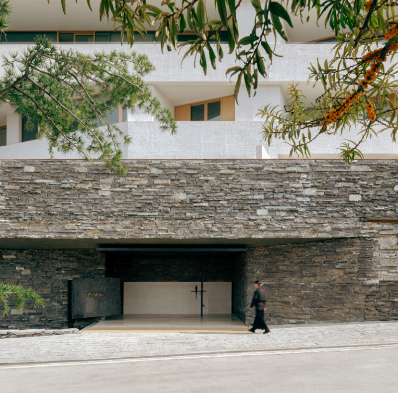 东方美境,神山之畔:德钦梅里泊度酒店卓然启幕