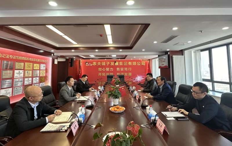 中国亚洲经济发展协会权顺基会长一行莅临农夫铺子参观指导