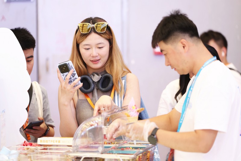 2025上海百货会完美落幕！添赞硬核“手护”实力圈粉，新品互动引热潮！