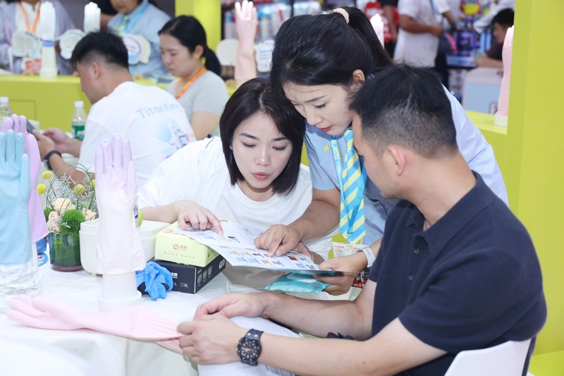 2025上海百货会完美落幕！添赞硬核“手护”实力圈粉，新品互动引热潮！