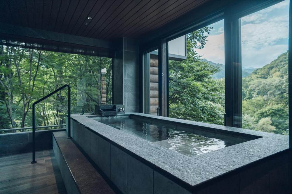 guest room “keiryu suite room“ 2 - hoshino resorts oirase keiryu hotel