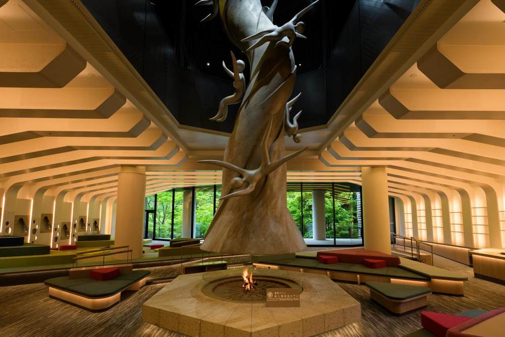 public space “lounge kashin“ 1 - hoshino resorts oirase keiryu hotel